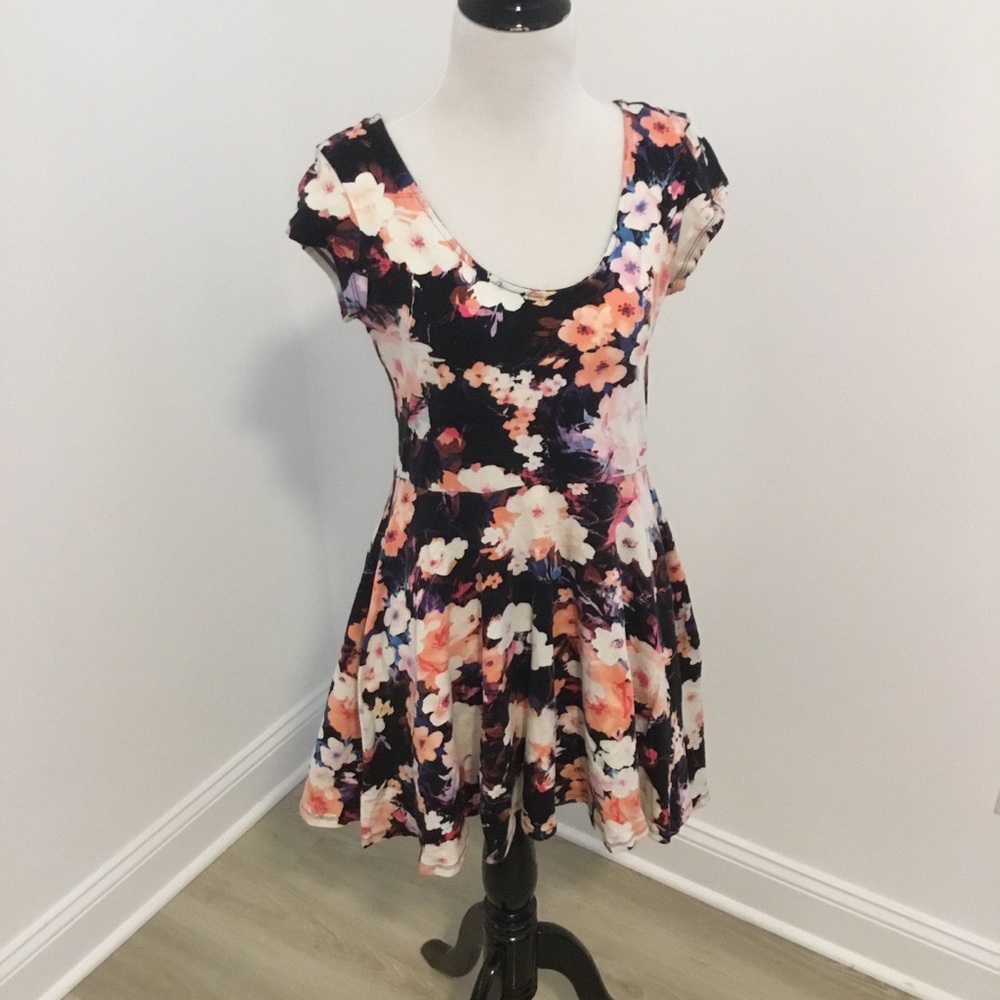 Floral Scoop Neck Skater Dress in Black and Peach